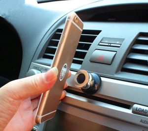 support magnetique telephone
